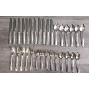 Wm A Rogers A1 Plus Oneida LTD Rosalie Lot of 31 Set Silverplate 1938 *READ*